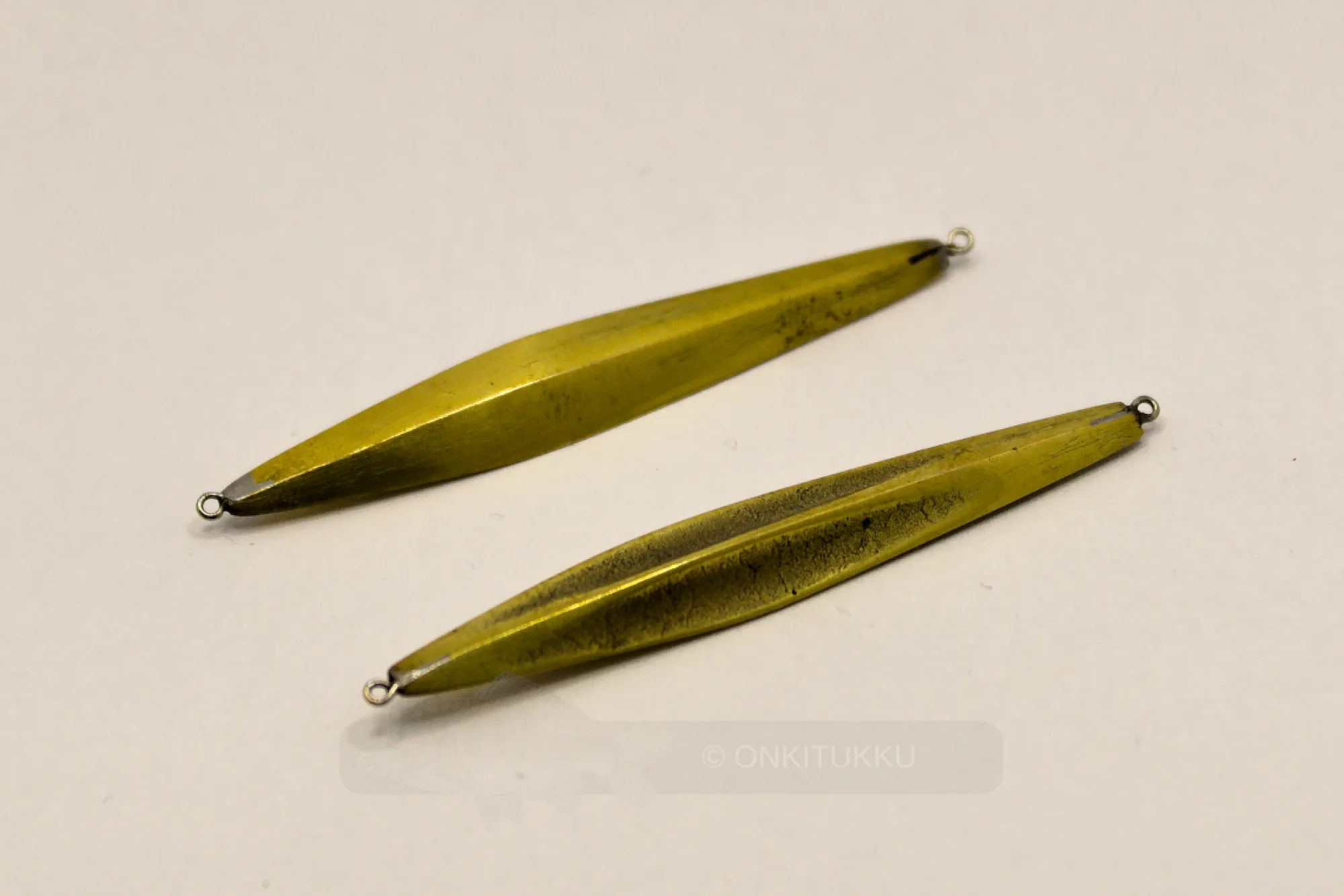 Hot Onkitukku Java pystypilkki messinki 54mm 4,2g