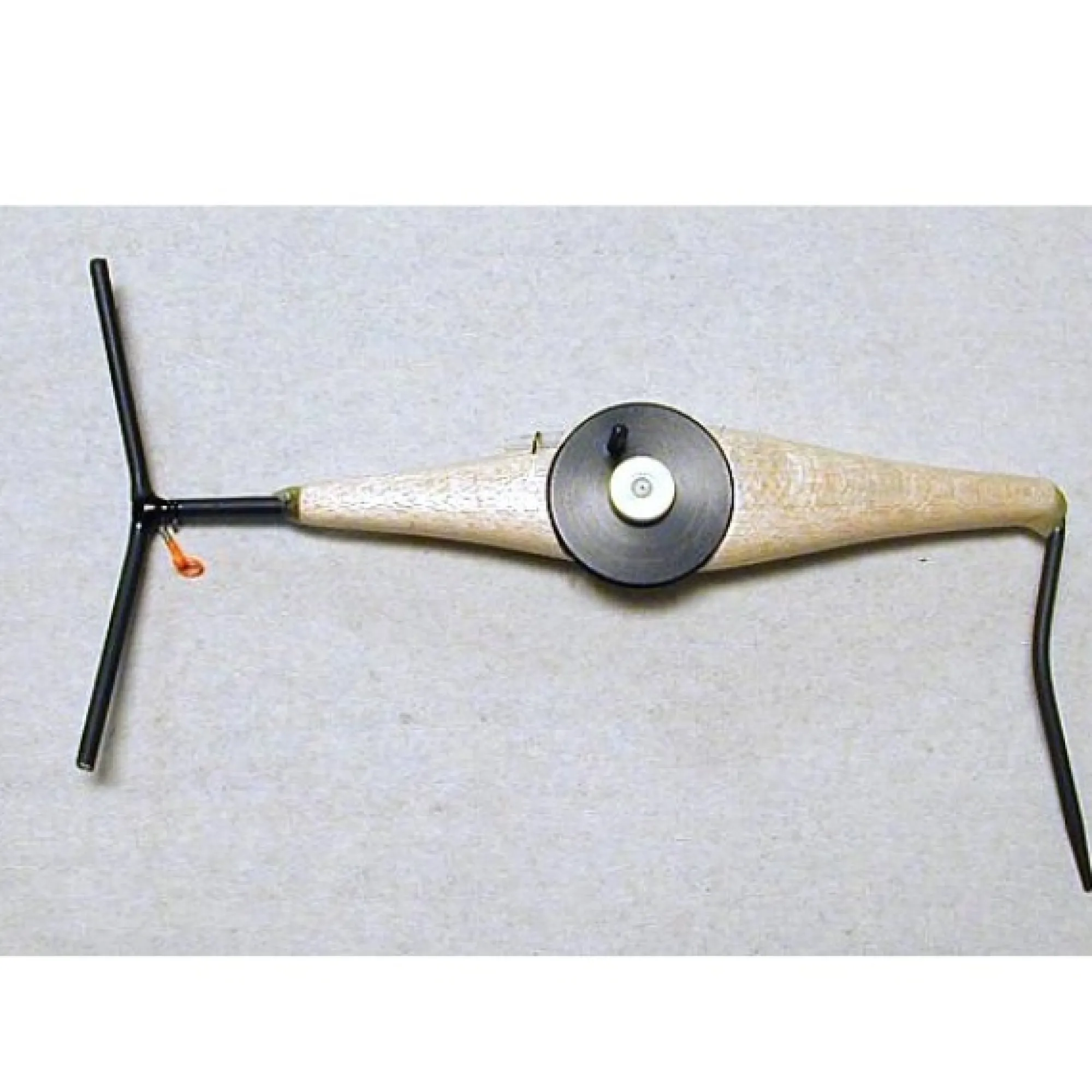 Sale Väre Pilkki Saku haarukkavapa oikeakätinen