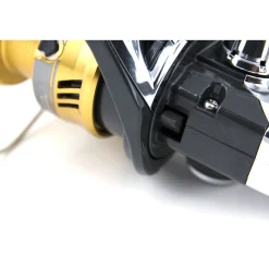 New Shimano Sahara 2500 R Takajarrullinen avokela